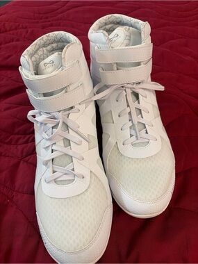 Nfinity Beast Mid Top White Cheer Shoes Size 12 High Top